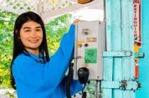 Park Services employee at Wet n WIld